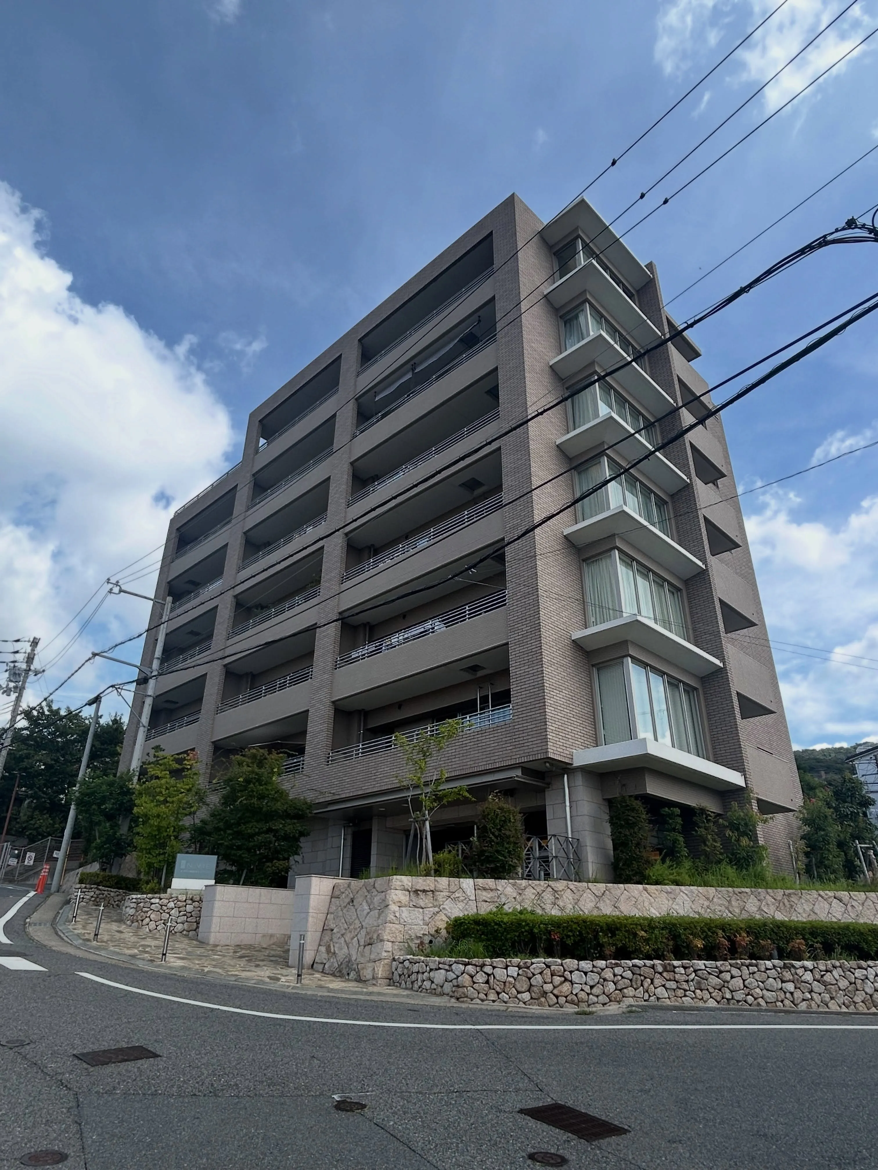 兵庫県神戸市東灘区西岡本の住吉川沿いのマンションをお預かりい...